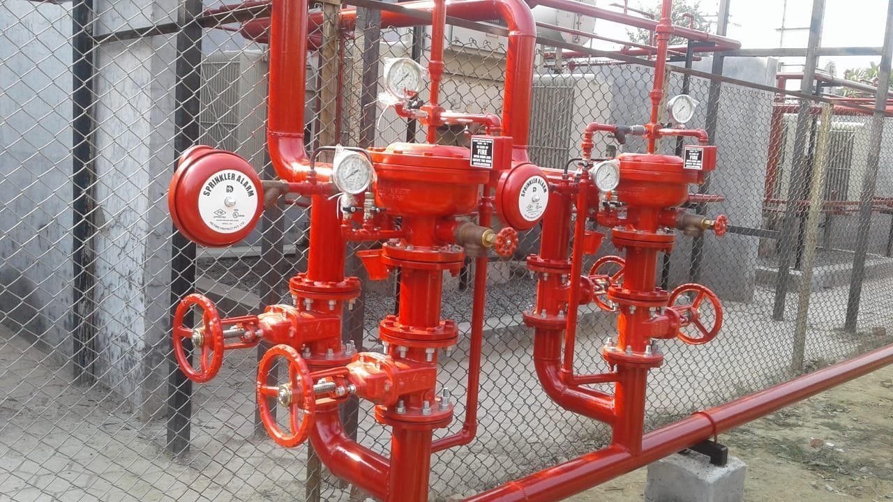 High-expansion foam flooding test filling an industrial volume